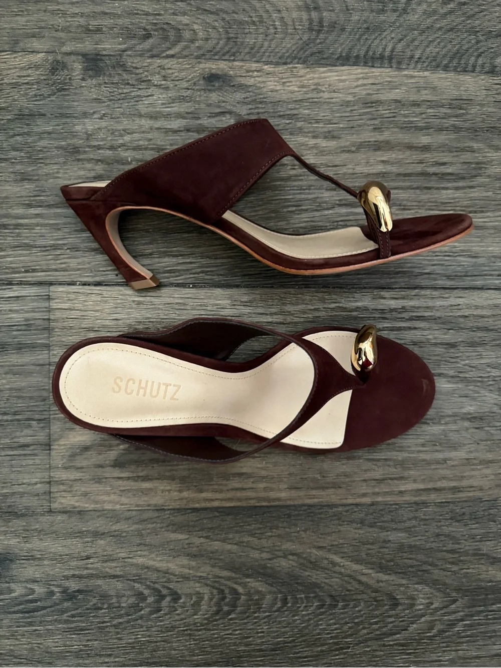 SCHUTZ Brown Suede Thong Mid-Heel Sandals with Gold detail fall